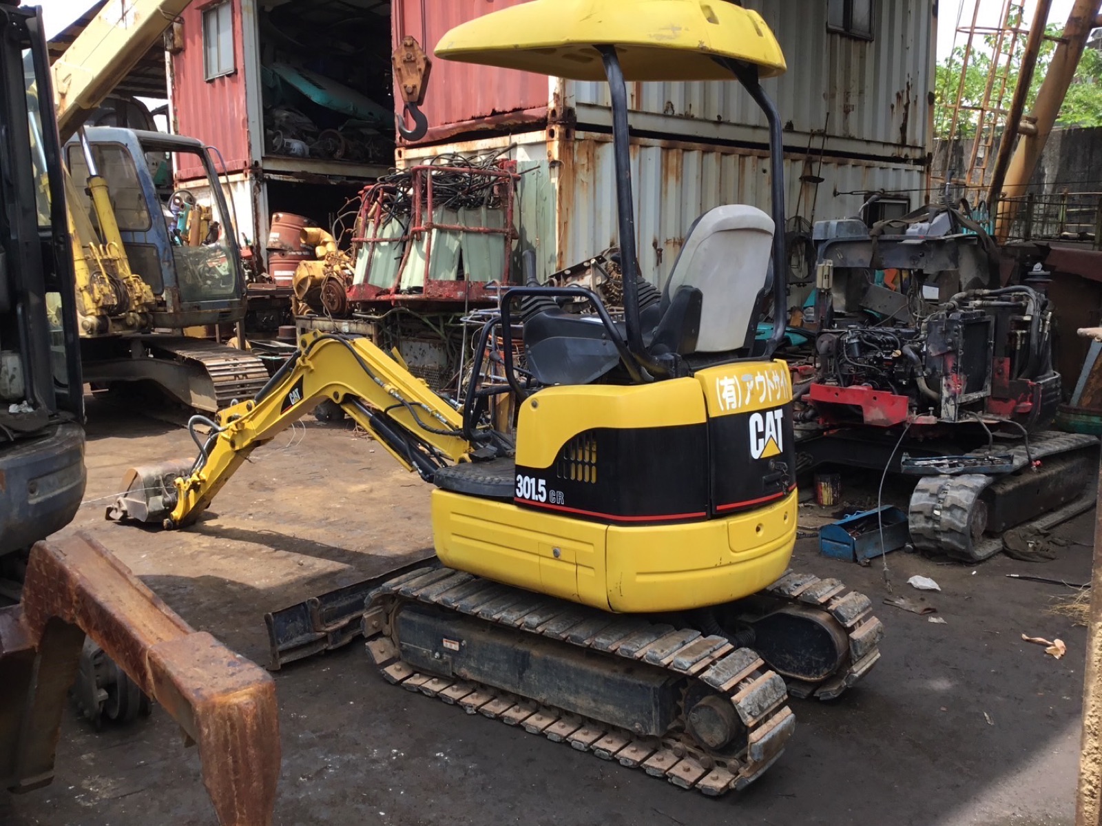 CAT 301.5 CR 迷你挖土機 正面