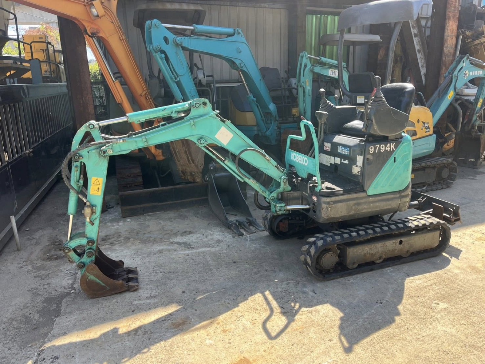 Kobelco 側面