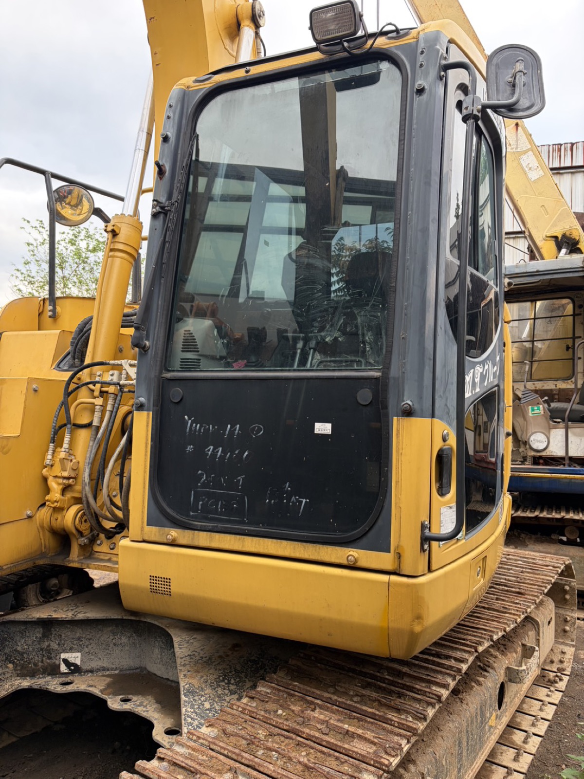 Komatsu PC138-10 駕駛艙