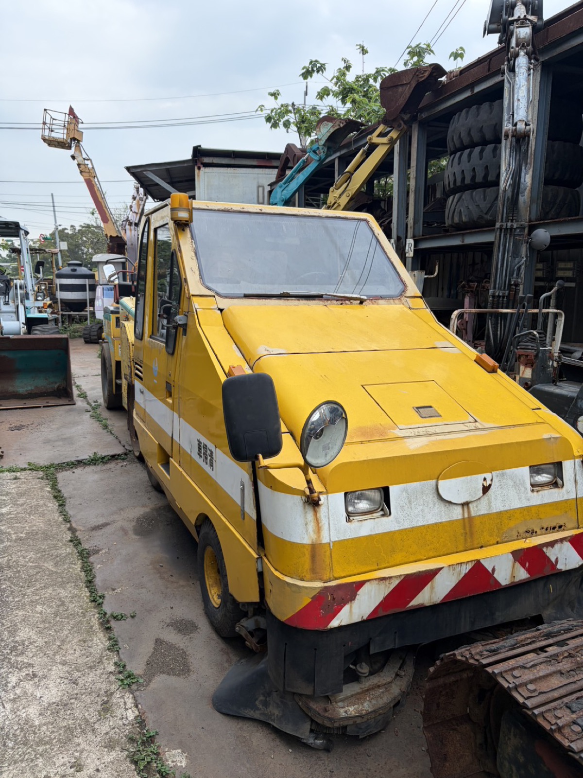 日本外掃清掃車 正面